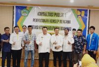 Foto bersama Bupati, Kadis PU dan Perwakilan masyarakat. ist